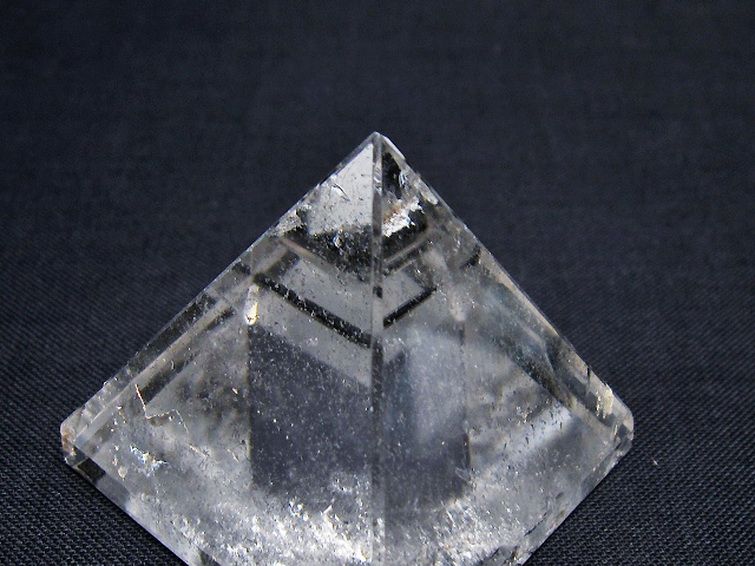ヒマラヤ水晶ピラミッド[T600-2610] 3枚目