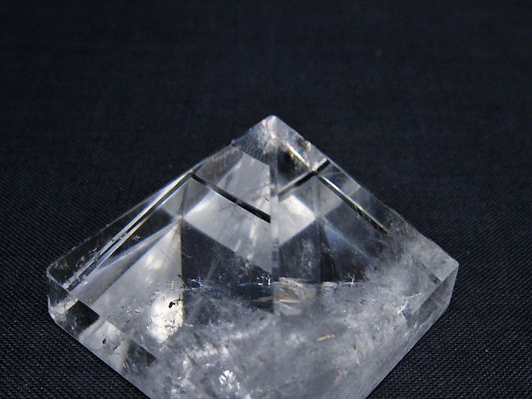 ヒマラヤ水晶ピラミッド[T600-2655] 3枚目