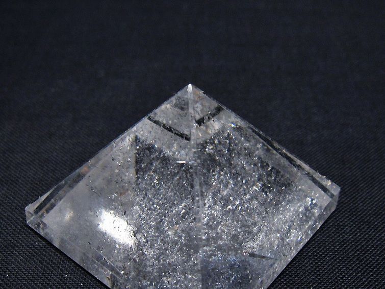 ヒマラヤ水晶ピラミッド[T600-2660] 3枚目