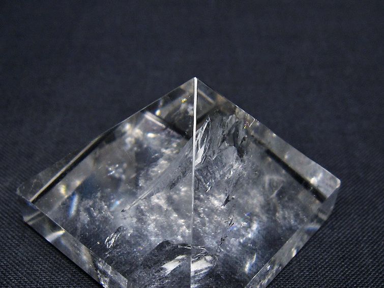 虹入り ヒマラヤ水晶ピラミッド [t600-2663] 3枚目