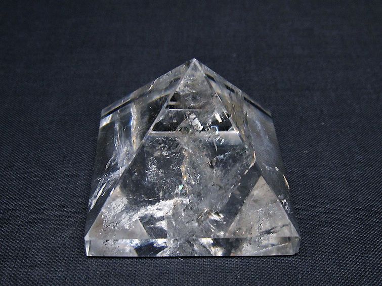 ヒマラヤ水晶ピラミッド [t600-2681] 1枚目