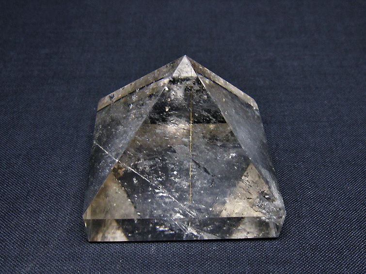 ヒマラヤ水晶ピラミッド[t600-2691]
