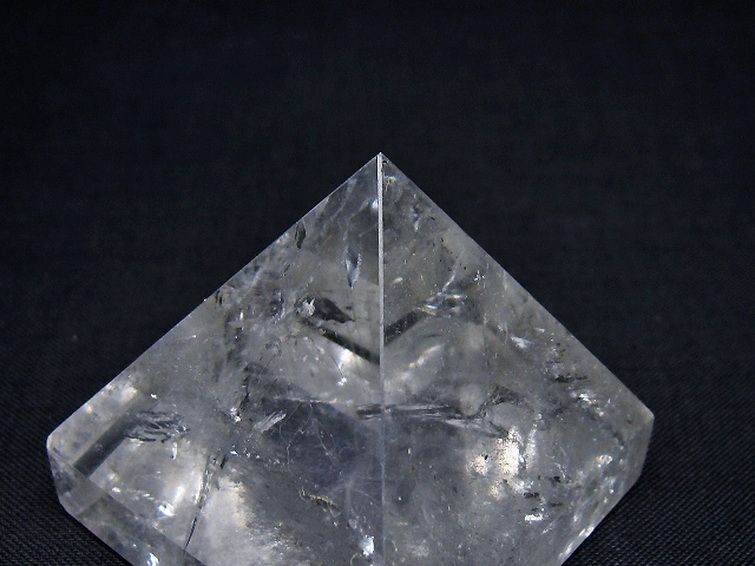 ヒマラヤ水晶ピラミッド[T600-2697] 3枚目