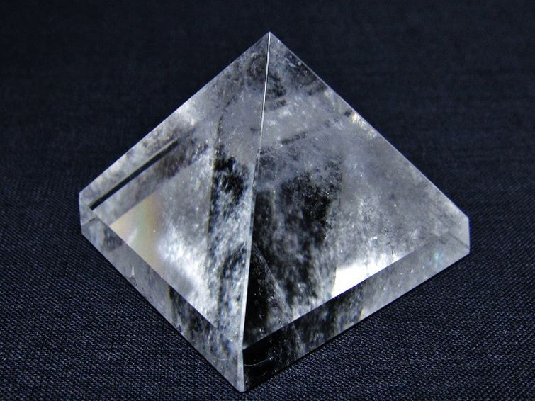 ヒマラヤ水晶ピラミッド [t600-2828]