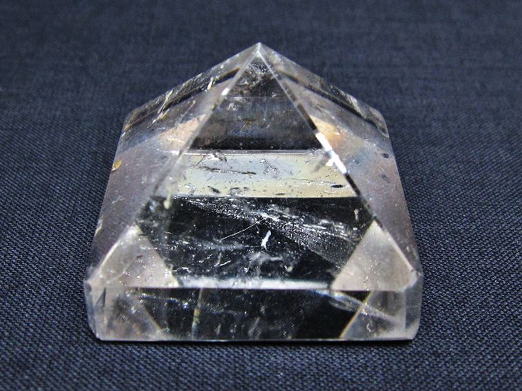 ヒマラヤ水晶ピラミッド [t600-2896] 1枚目