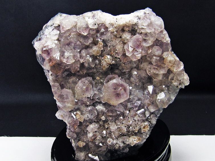 アメジスト クラスター 約2.1キログラム 木製台座付き ブラジル産形AAA級 アメジスト クラスター 約2.1キログラム 木製台座付き ブラジル産形AAA