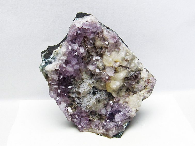 1.4Kg ブラジル産 アメジストクラスター カルサイト共生 [t603-9605] 1枚目