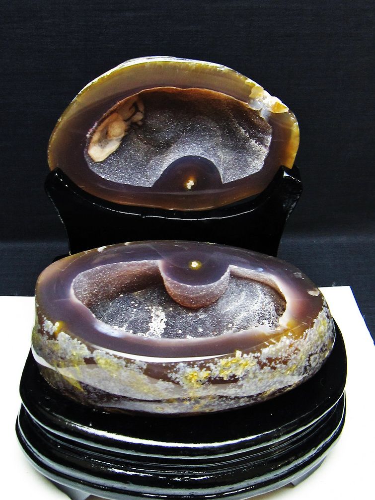 1.3Kg ペア水晶トレジャーメノウ[T604-7692] 1枚目