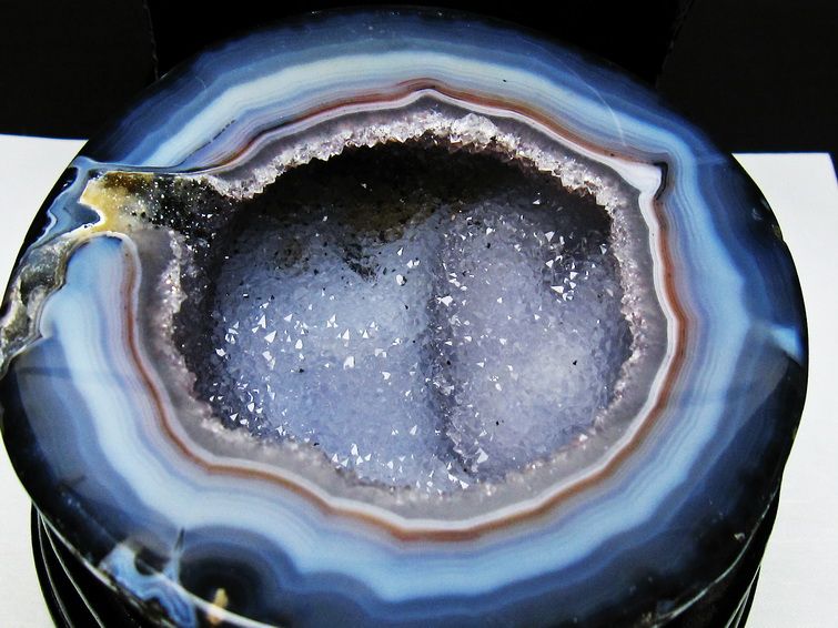 1.9Kg ペア水晶トレジャーメノウ[T604-7709] 2枚目