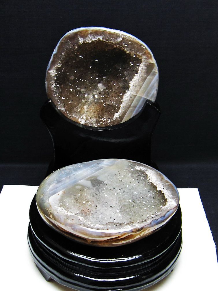 1.3Kg ペア水晶トレジャーメノウ[T604-7743] 1枚目