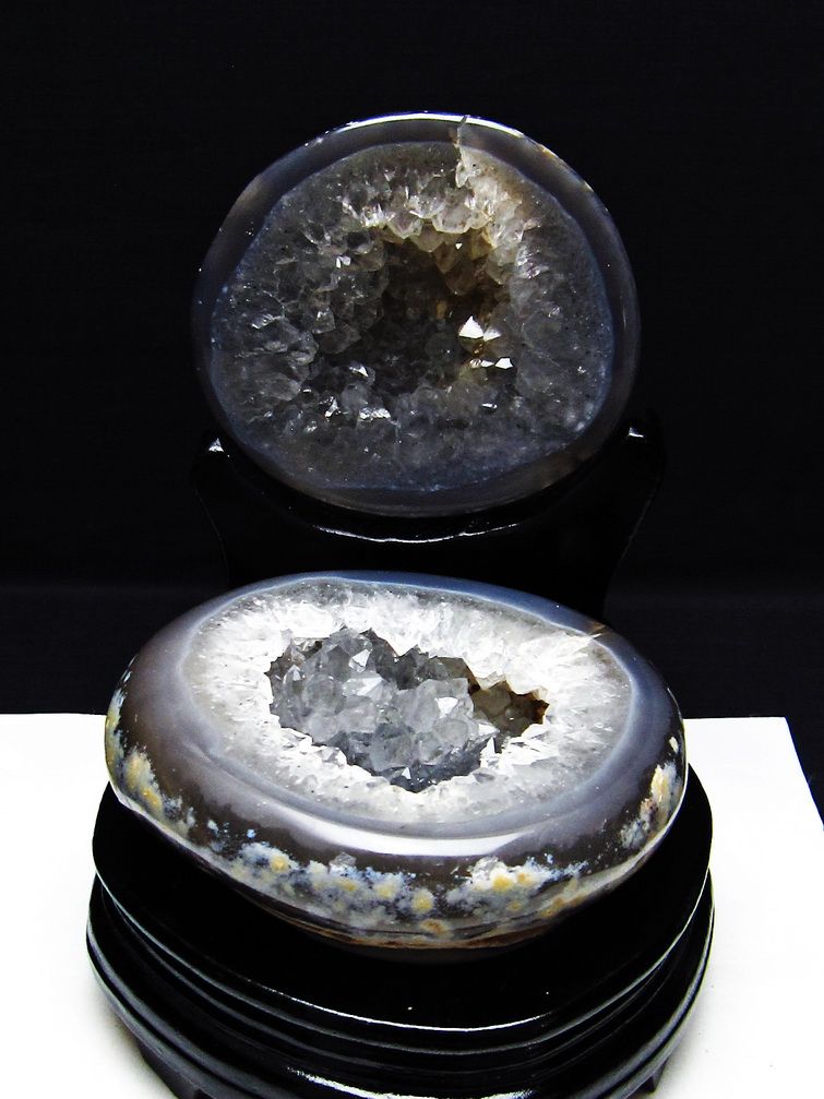 1.7Kg ペア水晶トレジャーメノウ[T604-7787] 1枚目