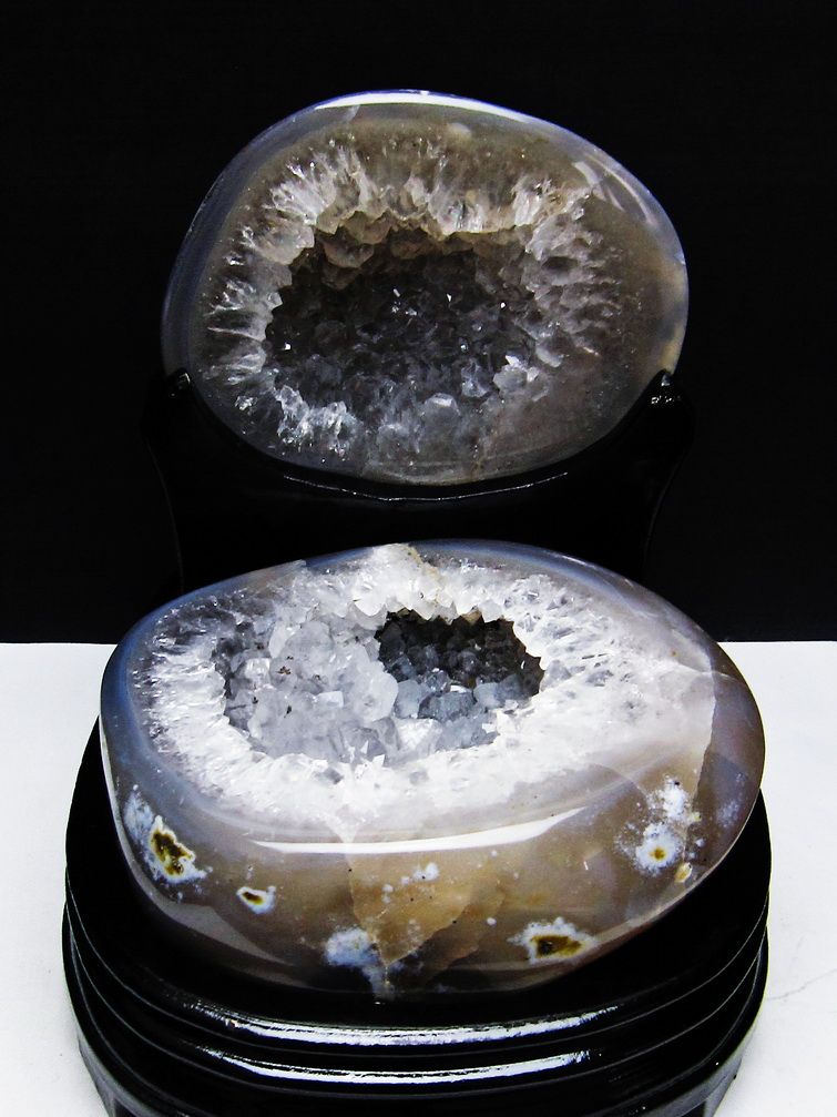 1.5Kg ペア水晶トレジャーメノウ [t604-7958] 1枚目