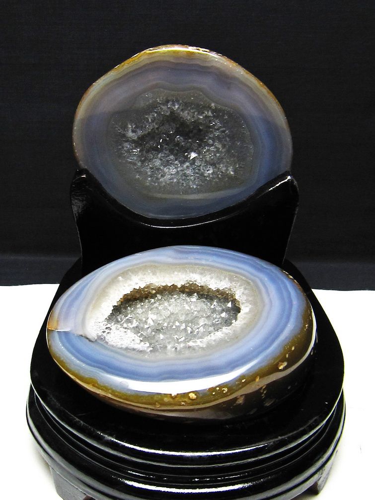 1.6Kg ペア水晶トレジャーメノウ [t604-8126] 1枚目