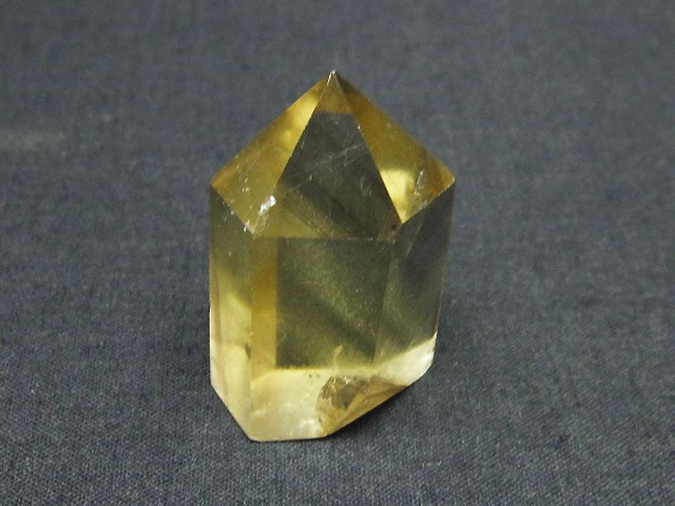シトリン水晶ファントム 六角柱[T61-11578] 1枚目