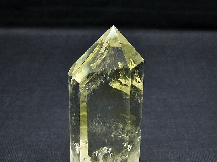 虹入り シトリン水晶 六角柱[T61-14155] 2枚目