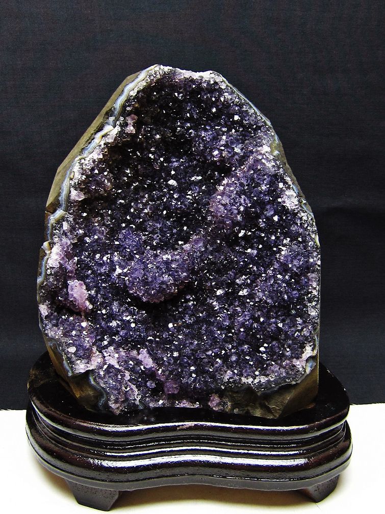 夢幻品質　秘蔵放出　永遠の愛を守護する幻の紫　奇跡のロイヤルクラウンアメジスト 4Kg ウルグアイ産 サークルジオード アメジストドーム [t614-9250]