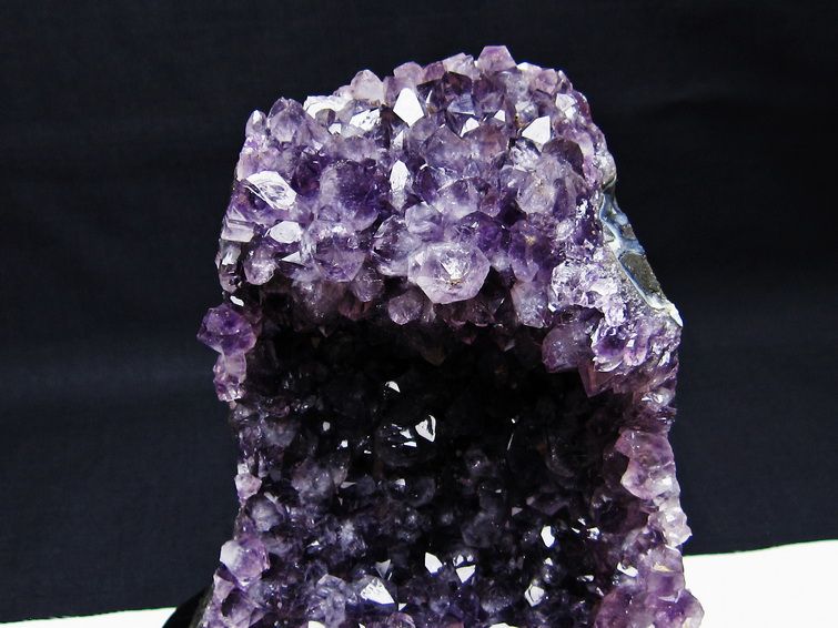 【エクストラグレード】ウルグアイ産　アメジスト クラスター 2.2Kg ウルグアイ産 アメジストクラスター[t614-9404]
