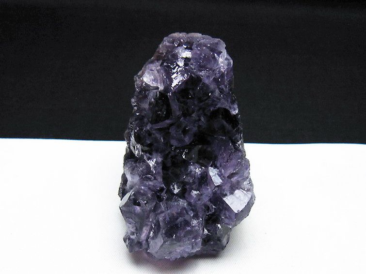 ウルグアイ産ホワイトアメジスト♡ラベンダーアメジスト♡クラスター♡1.8kg超え ウルグアイ産 アメジストクラスター [t614-9683]