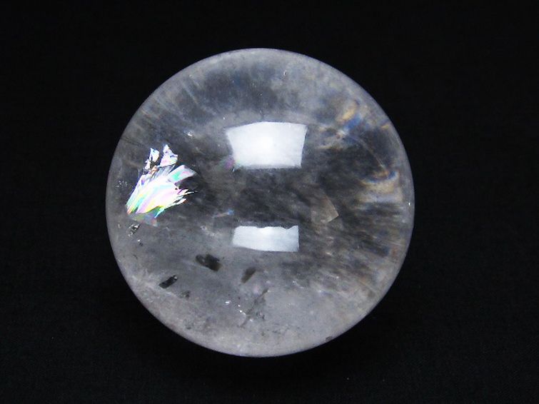 虹入り ヒマラヤ水晶 丸玉 52mm [T62-14990] 1枚目