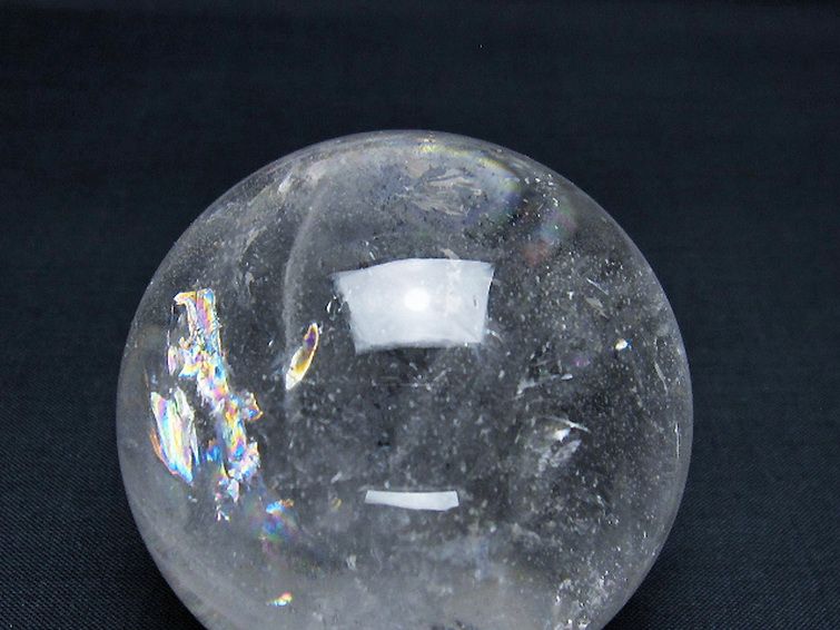 虹入り ヒマラヤ水晶 丸玉 63mm [T62-15417] 2枚目