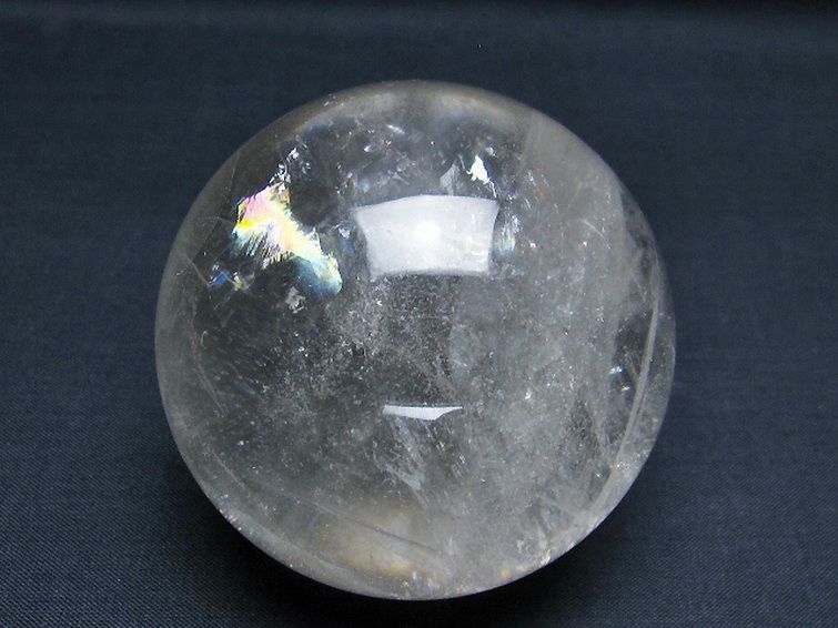 虹入り ヒマラヤ水晶 丸玉 70mm [t62-15424]
