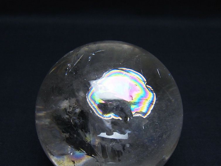 虹入り ヒマラヤ水晶 丸玉 62mm [t62-16269] 1枚目