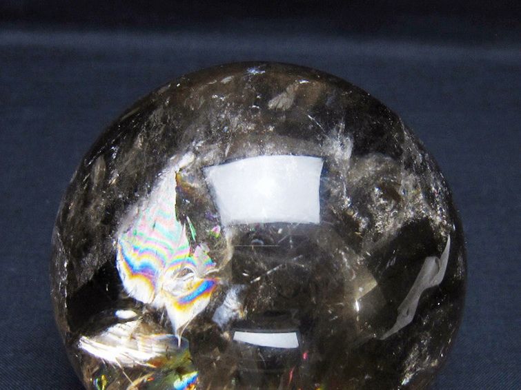 虹入り ライトニング水晶 丸玉 77mm [t62-16324] 1枚目