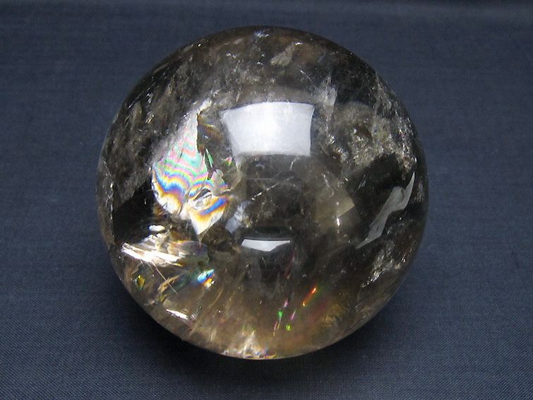 虹入り ライトニング水晶 丸玉 77mm [t62-16324] 2枚目