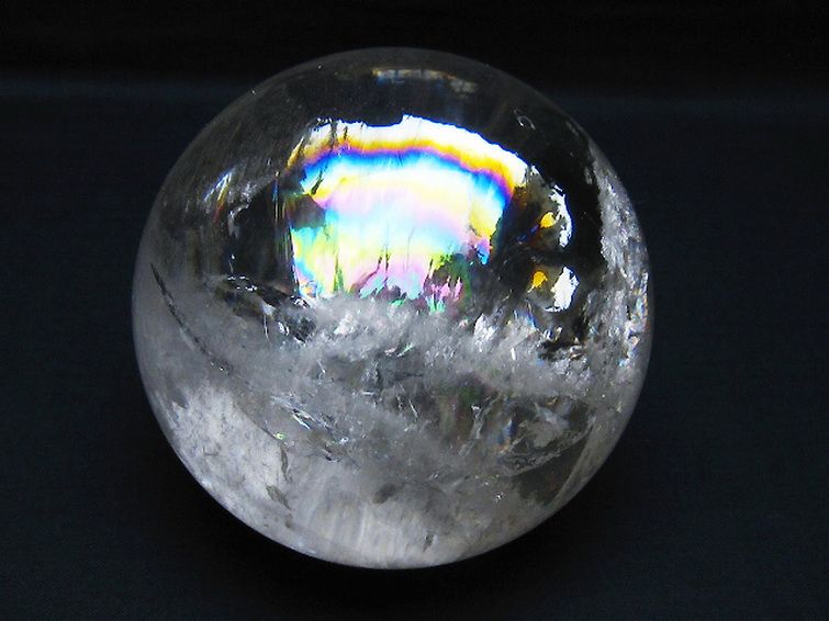 1.4Kg 虹入り ヒマラヤ水晶 丸玉 100mm [t62-16330]