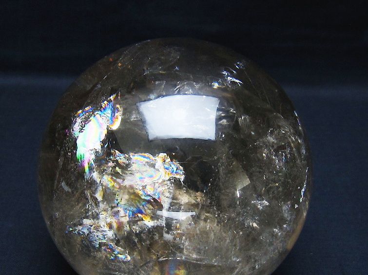 1.1Kg 虹入り ヒマラヤ水晶 丸玉 93mm [t62-16335] 1枚目