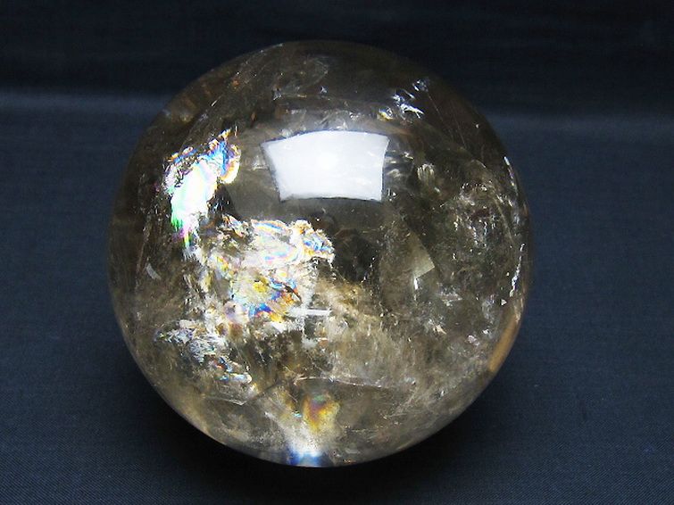 1.1Kg 虹入り ヒマラヤ水晶 丸玉 93mm [t62-16335] 2枚目