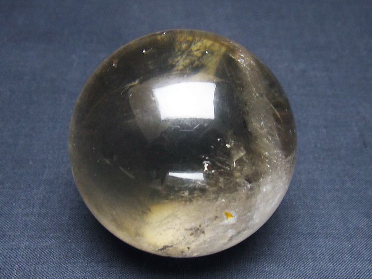 ライトニング水晶 丸玉 54mm [t62-16530] 1枚目