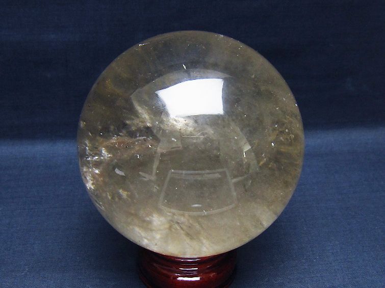 1.2Kg ライトニング水晶 丸玉 93mm [t62-16630] 3枚目