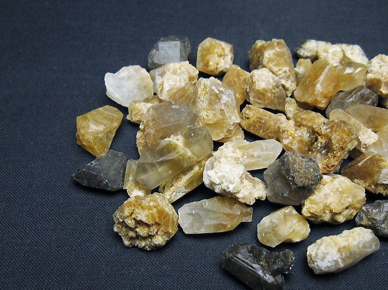 ルチル入り 水晶 原石 [t626-1538] 2枚目