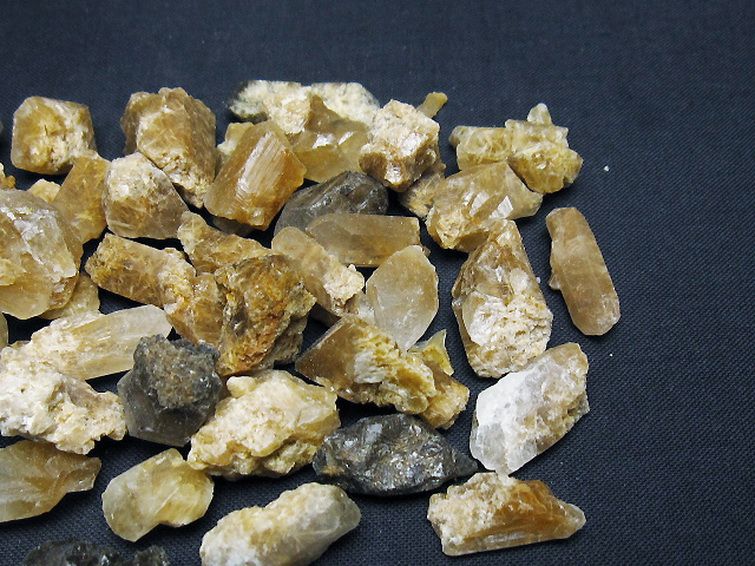 ルチル入り 水晶 原石 [t626-1538] 3枚目