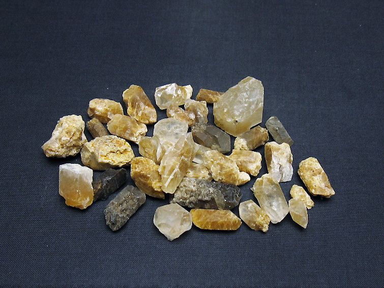 ルチル入り 水晶 原石[T626-1562] 1枚目
