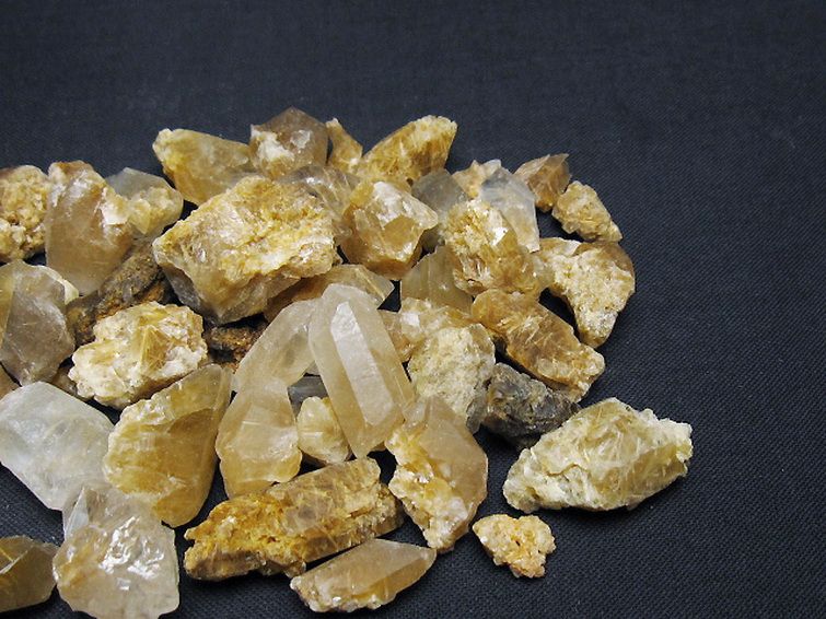 ルチル入り 水晶 原石 [t626-1577] 2枚目