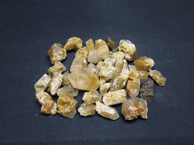 ルチル入り 水晶 原石[T626-1583] 1枚目
