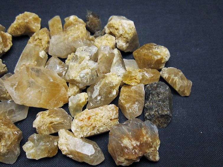 ルチル入り 水晶 原石[T626-1583] 2枚目