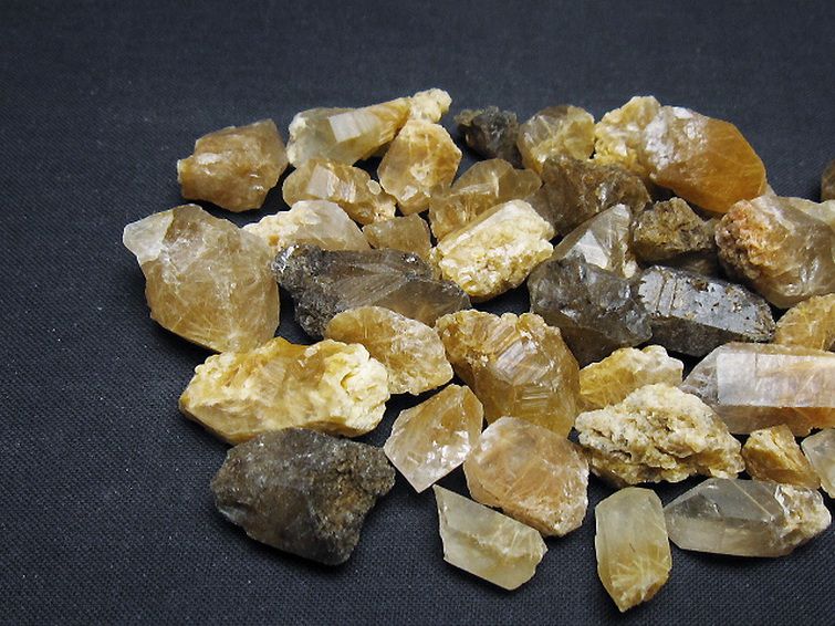 ルチル入り 水晶 原石 [t626-1604] 3枚目