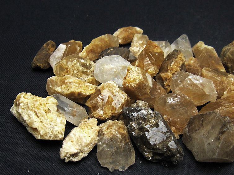 ルチル入り 水晶 原石 [t626-1657] 2枚目