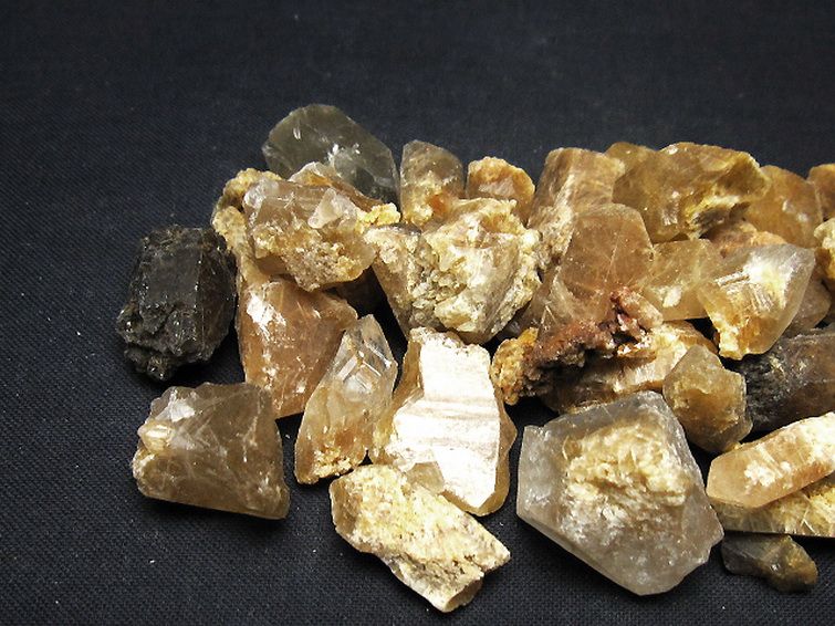 ルチル入り 水晶 原石 [t626-1668] 2枚目