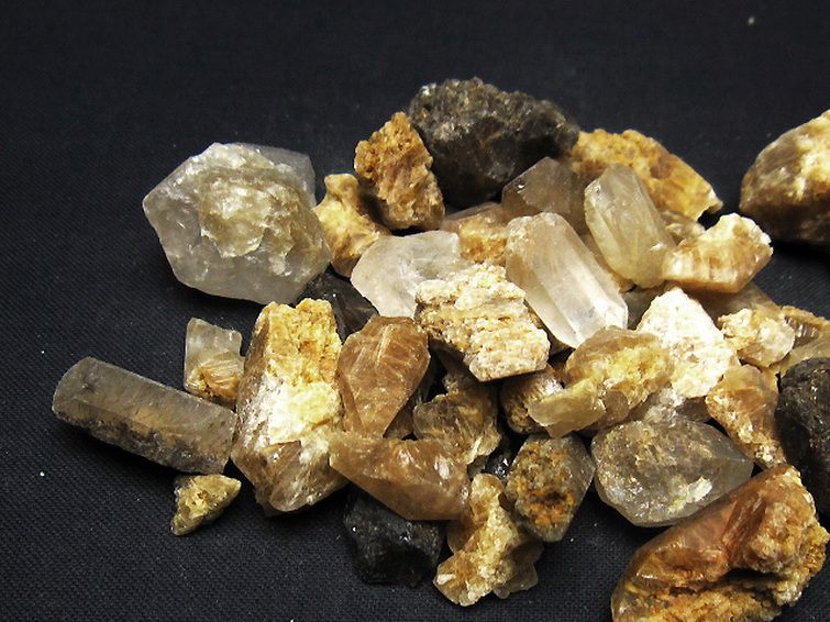 ルチル入り 水晶 原石 [t626-1678] 2枚目