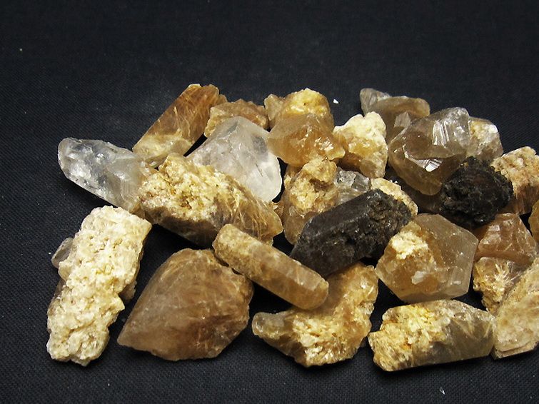 ルチル入り 水晶 原石 [t626-1680] 2枚目