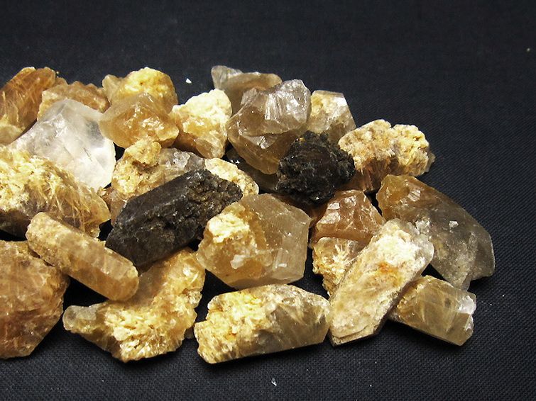 ルチル入り 水晶 原石 [t626-1680] 3枚目