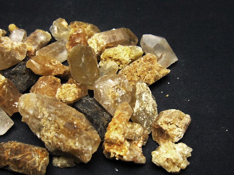 ルチル入り 水晶 原石 [t626-1681] 3枚目