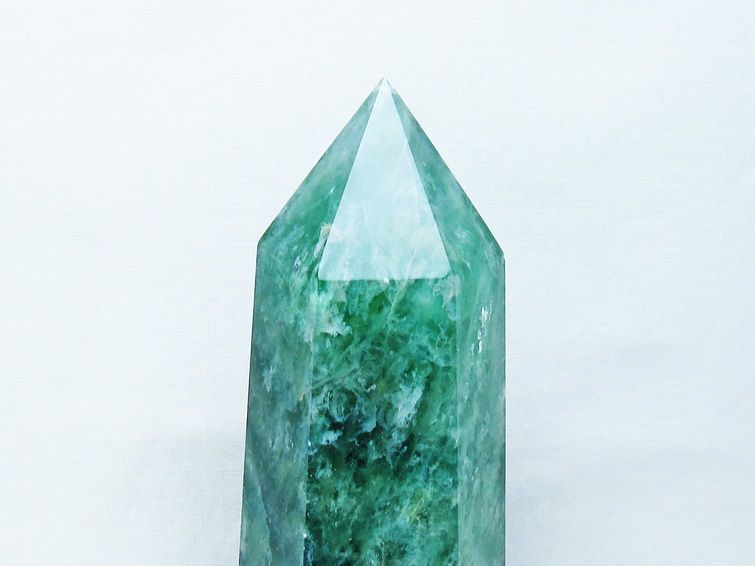 1.7Kg フローライト 六角柱[T634-5464] 3枚目