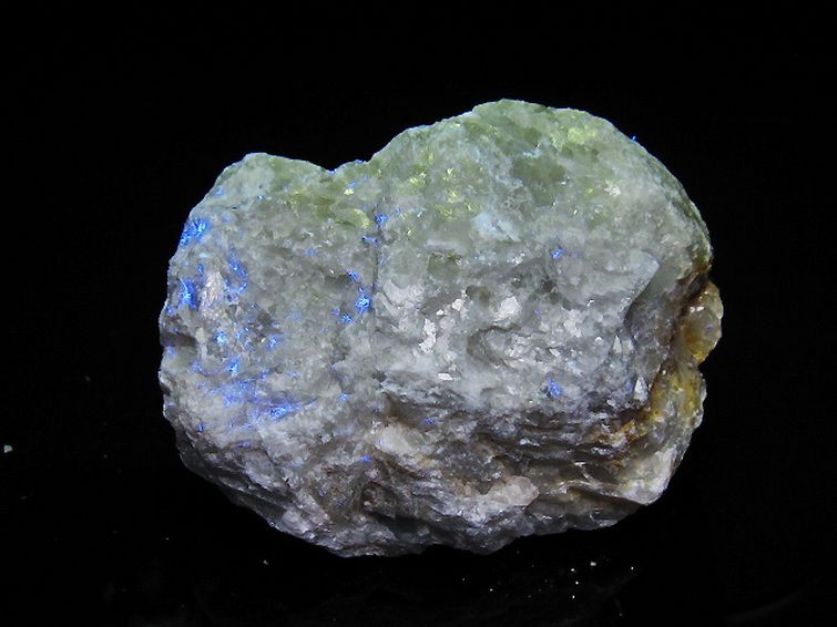 ハックマナイト 原石[T636-2078] 1枚目