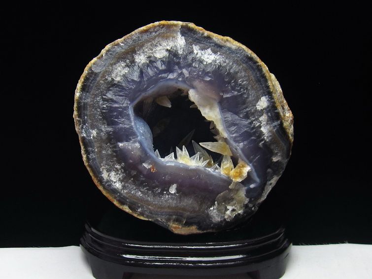 6.7Kg ブラジル産 アゲートドーム カルサイト共生[T640-1868] 1枚目