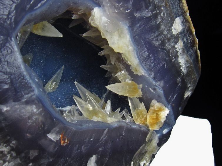 6.7Kg ブラジル産 アゲートドーム カルサイト共生[T640-1868] 3枚目